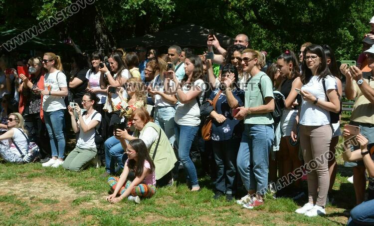 Голямо хоро, концерт на детски ансамбли и “Чинари” във втория ден на събора “Китна Тракия”
