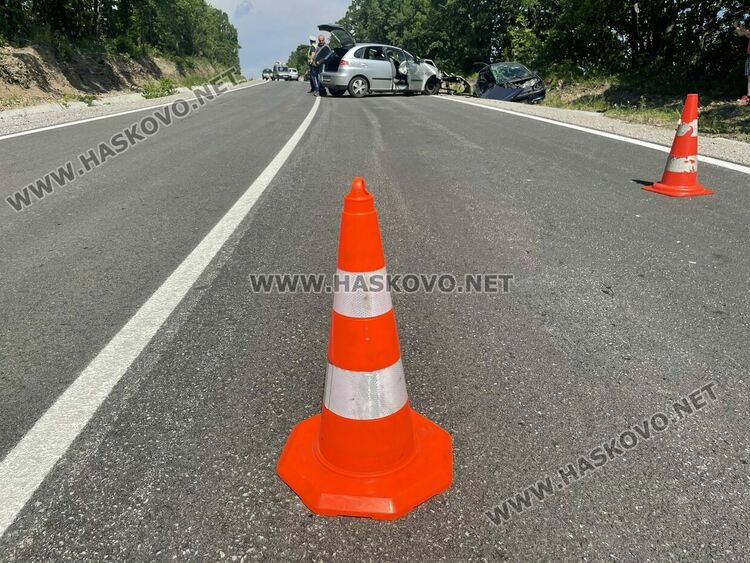 Петима пострадаха при катастрофа между Хасково и Узунджово