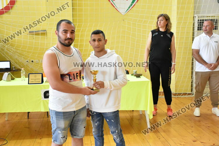 Наградиха 10-те най-добри спортисти на Спортното училище