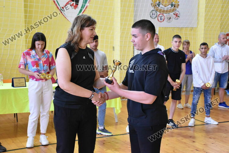 Наградиха 10-те най-добри спортисти на Спортното училище