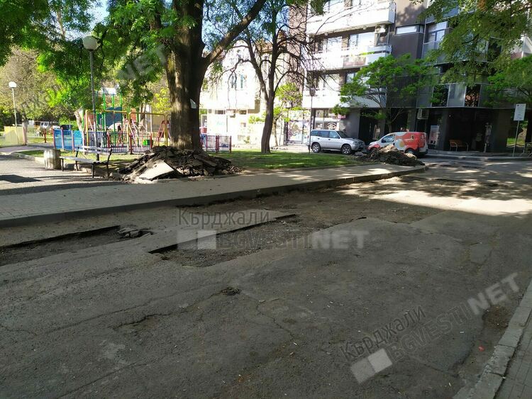 Ремонтираха отново Златния тротоар на Кърджали, асфалтираха дупките около Попската градина