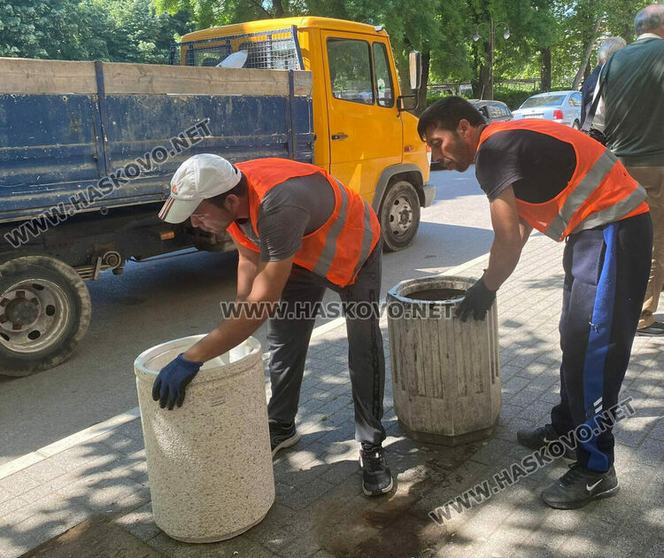 Централната градска част с нови кошове