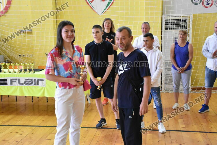 Наградиха 10-те най-добри спортисти на Спортното училище