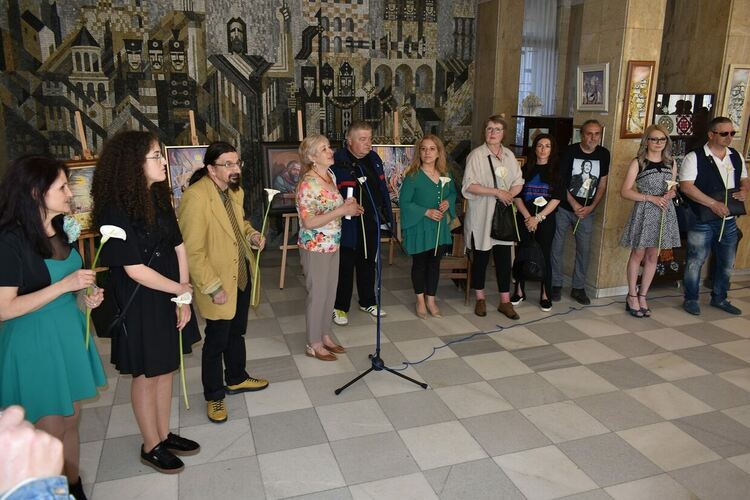 Изложба "Магията Асеновград" - в градската библиотека "Паисий Хилендарски"