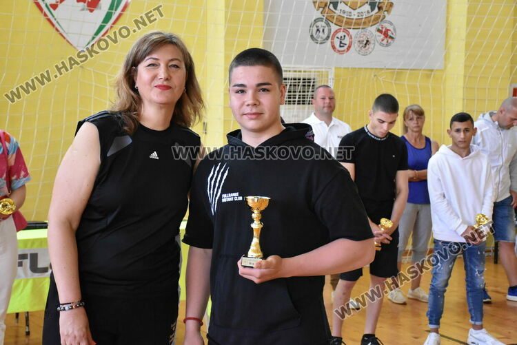 Наградиха 10-те най-добри спортисти на Спортното училище