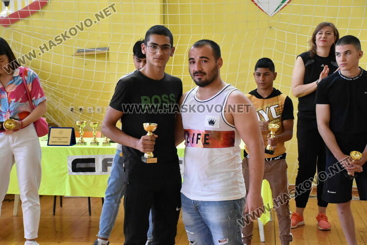 Наградиха 10-те най-добри спортисти на Спортното училище