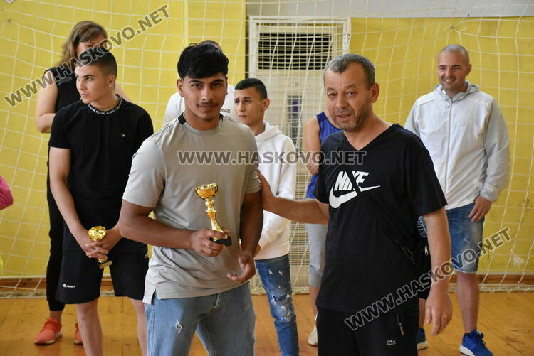 Наградиха 10-те най-добри спортисти на Спортното училище