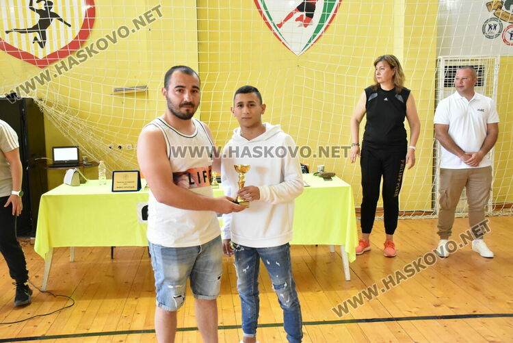 Наградиха 10-те най-добри спортисти на Спортното училище
