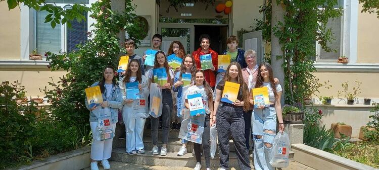 Езиковата в Кърджали с най-много участници, класирани на национален кръг на състезанието по немски език на издателство КЛЕТ