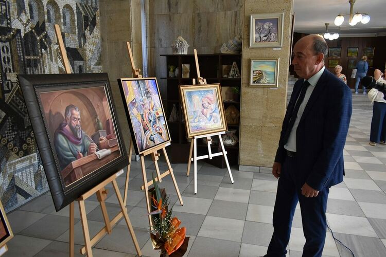 Изложба "Магията Асеновград" - в градската библиотека "Паисий Хилендарски"