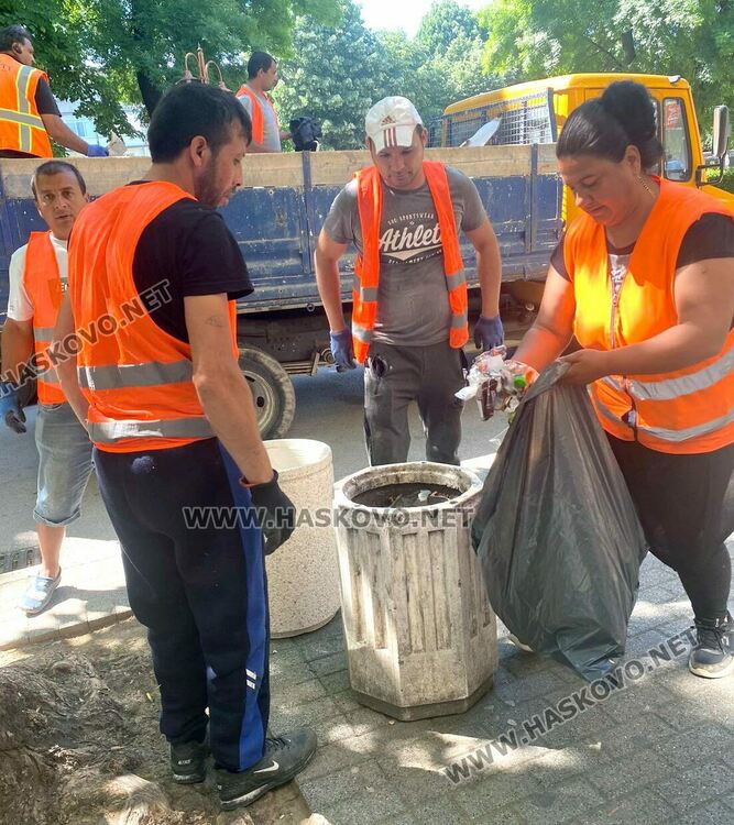 Централната градска част с нови кошове
