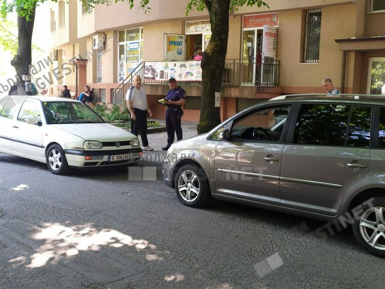 Пеши патрули на полицията глобяват за неправилно паркиране в центъра, на фокус нарушителите около Попската градина