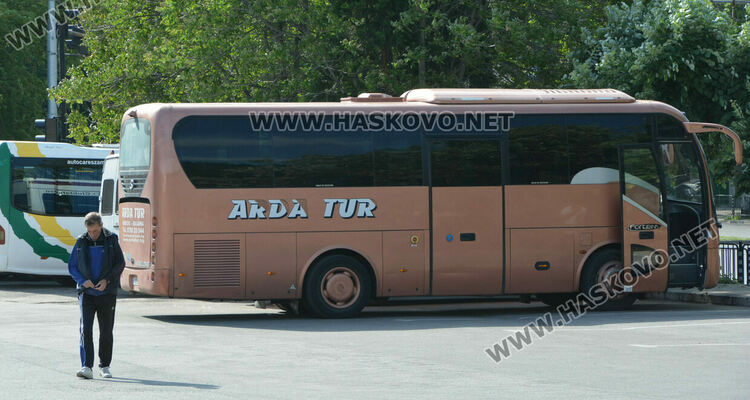 Протест: Хасковски автобуси спряха превоз на пътници, хора останаха по спирките