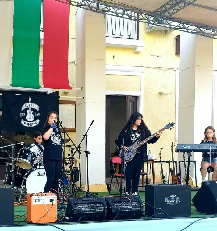 Първи самостоятелен концерт на Наутилус бенд - Първомай