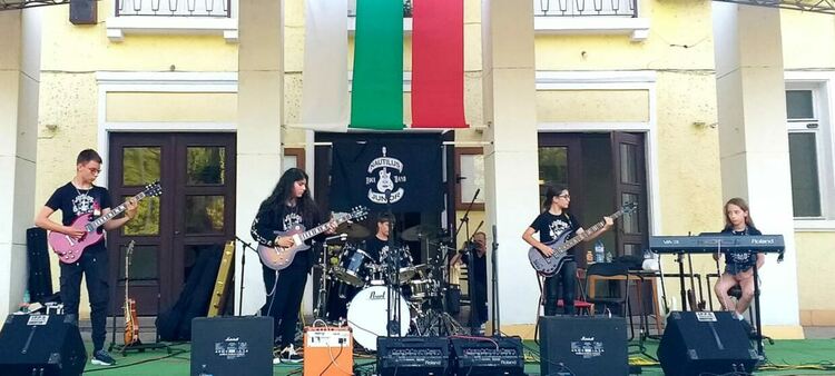 Първи самостоятелен концерт на Наутилус бенд - Първомай