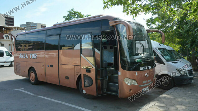 Протест: Хасковски автобуси спряха превоз на пътници, хора останаха по спирките