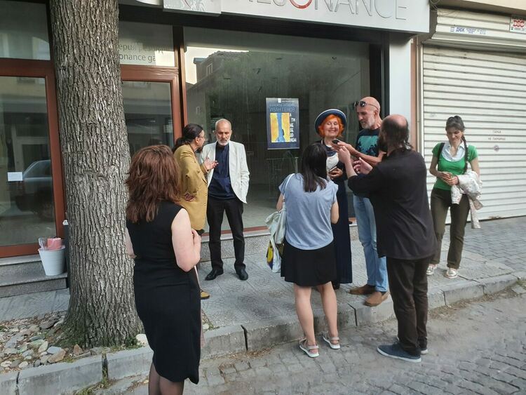 Галерия "Резонанс" представя изложбата на Иван Генов "А ти не бе до мен"