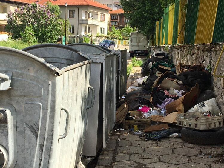 снимки: ФБ Инициативен комитет "ЗА УСТОВО"