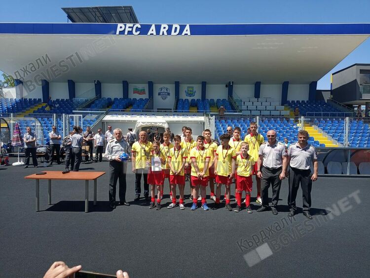 Отборът на СУ „Отец Паисий“ в Кирково спечели областното състезание „Млад огнеборец“