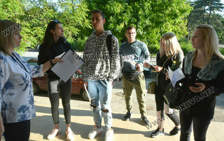 Най-много зрелостници избраха английски език за втората матура в Хасковско