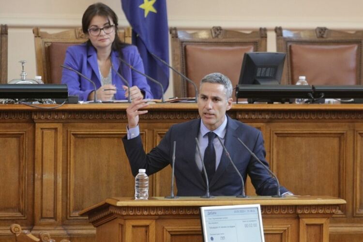 Приказка без край: В парламента пак се скараха за процедурата