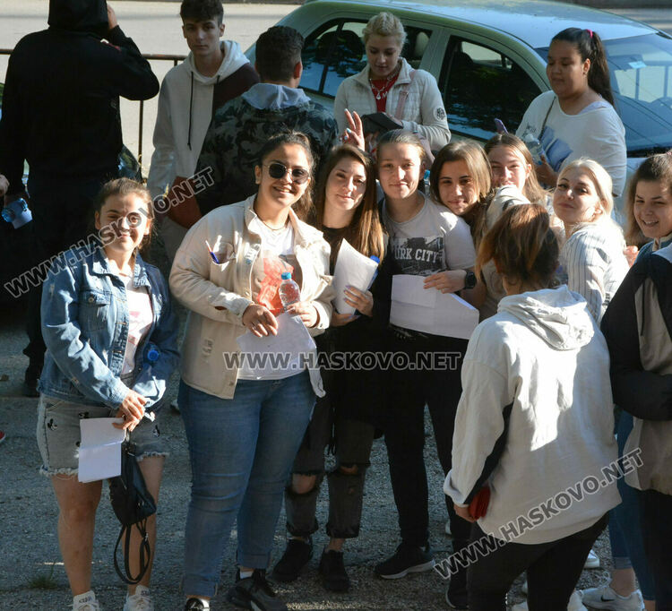 Най-много зрелостници избраха английски език за втората матура в Хасковско