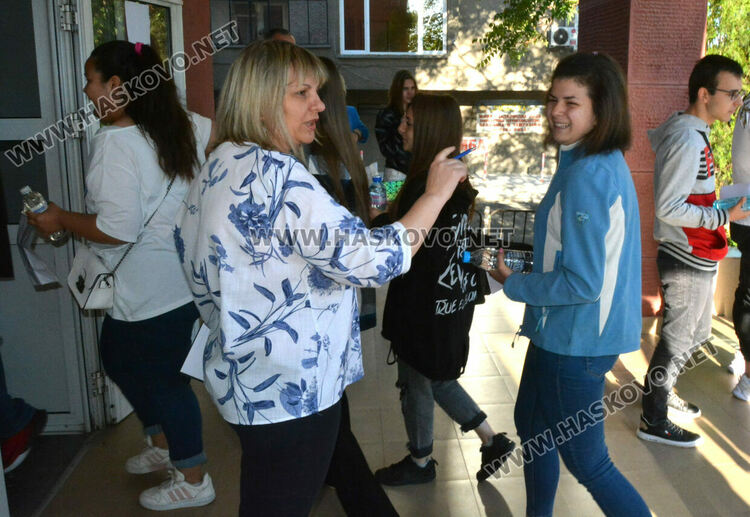 Най-много зрелостници избраха английски език за втората матура в Хасковско