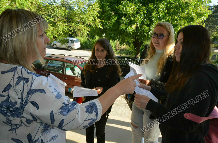 Най-много зрелостници избраха английски език за втората матура в Хасковско