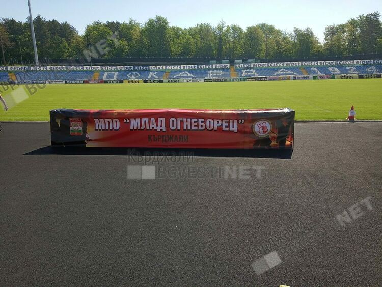 Отборът на СУ „Отец Паисий“ в Кирково спечели областното състезание „Млад огнеборец“