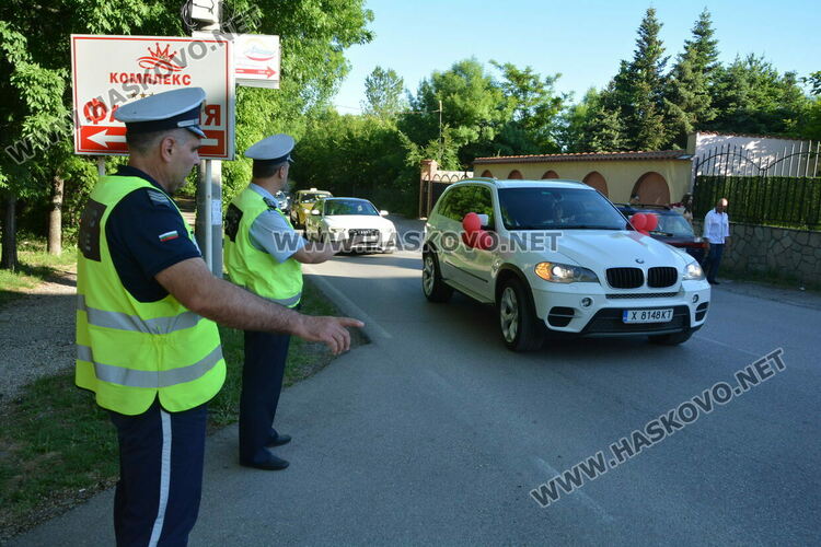 Сезона на баловете в Хасково откриха зрелостниците  от Царската гимназия