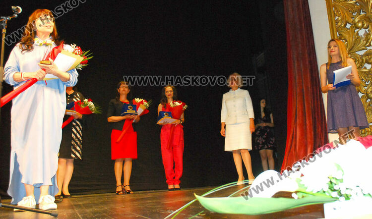 Празничен концерт и награди за трима учители и трима културни деятели за 24 май