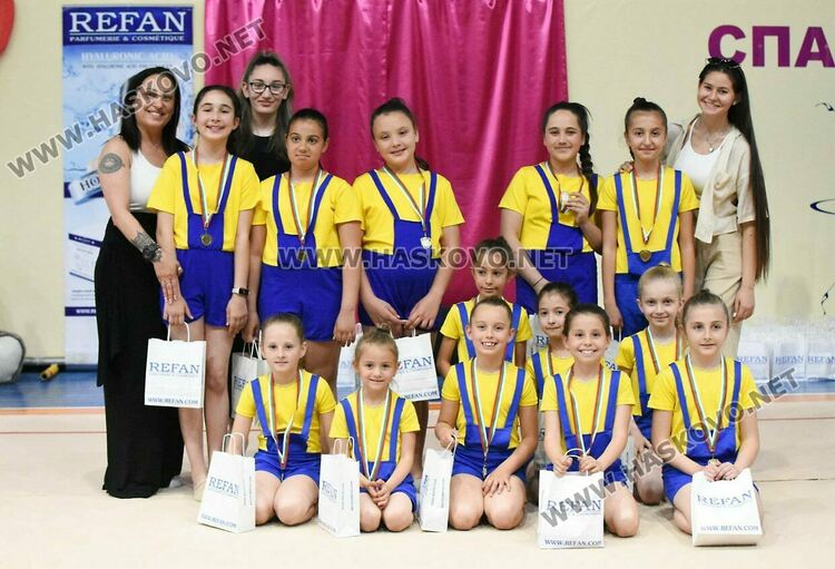 Пълен комплект медали за гимнастичките на „Аида“ от Зоналната Гимнастрада в Пловдив