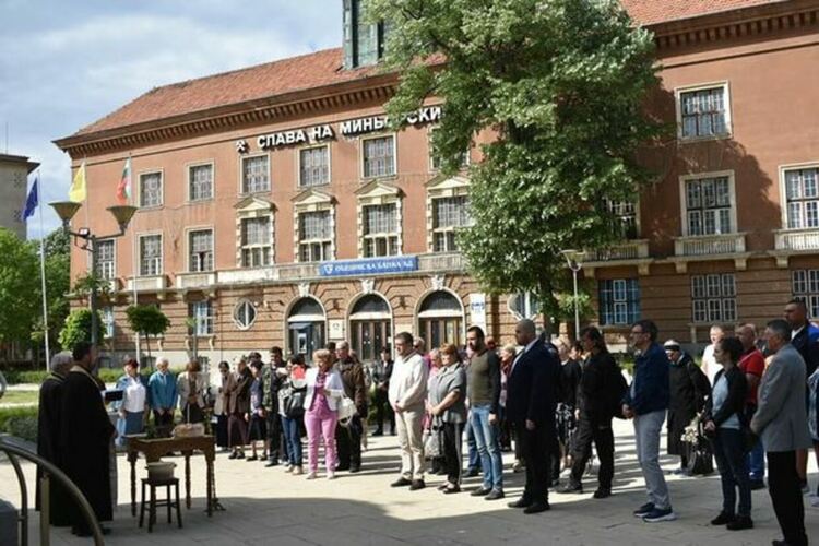 На 22 май бе отслужен традиционният молебен и водосвет за здраве и благоденствие