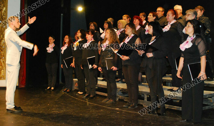 Празничен концерт и награди за трима учители и трима културни деятели за 24 май