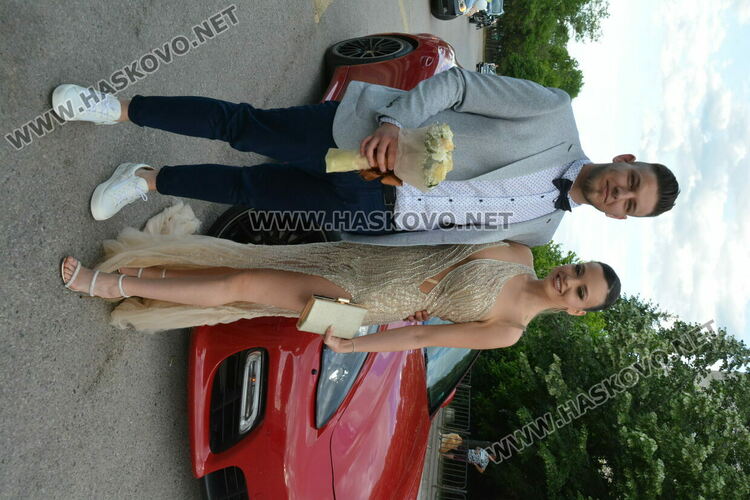 Ретро коли возиха абитуриенти от Гимназията по туризъм