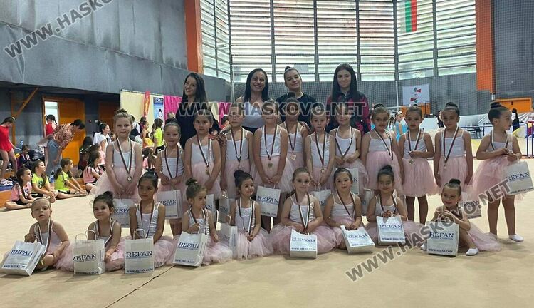 Пълен комплект медали за гимнастичките на „Аида“ от Зоналната Гимнастрада в Пловдив