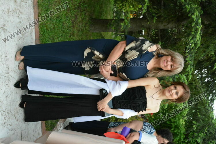 Ретро коли возиха абитуриенти от Гимназията по туризъм