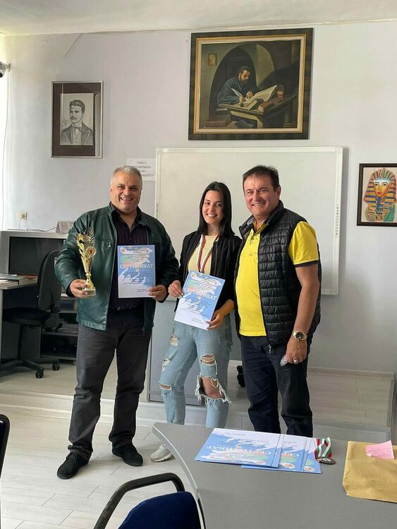 Славейковци от Школа „ИстОрика“ с индивидуални и колективни награди от национална конференция