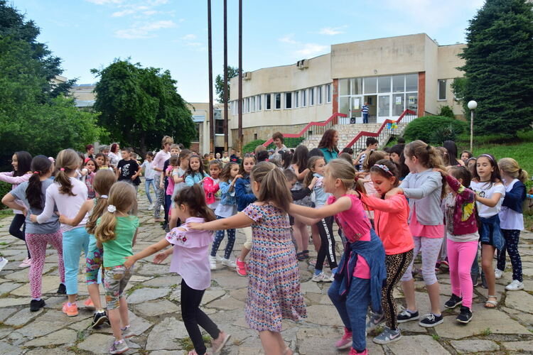 Летен градски лагер за малчуганите