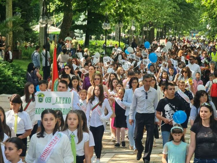 Димитровград чества празника на Светите братя Кирил и Методий, на българската азбука, просвета и култура