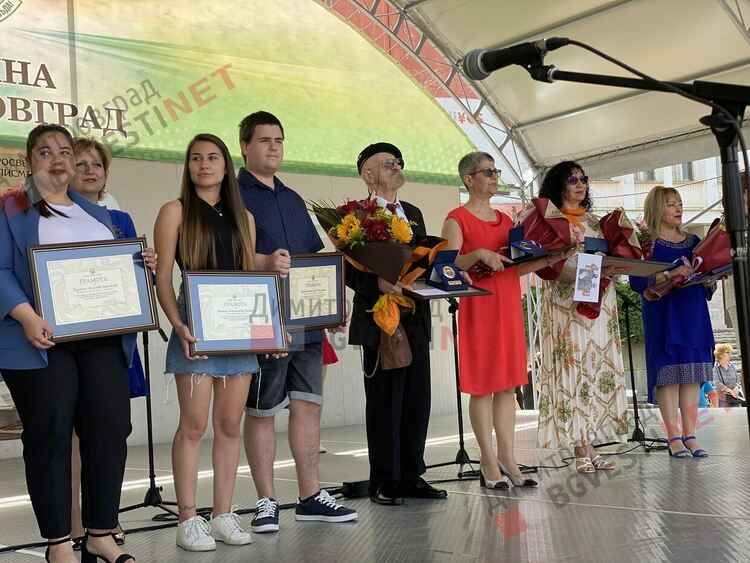 Димитровград чества празника на Светите братя Кирил и Методий, на българската азбука, просвета и култура