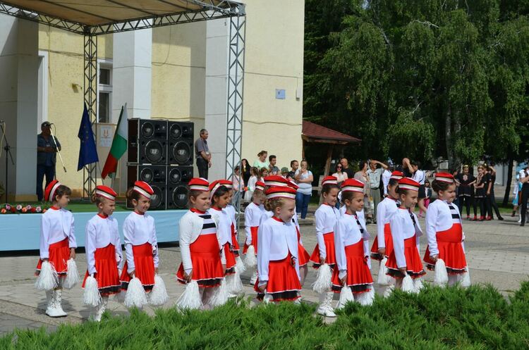 Първомайските ученици отбелязаха тържествено 24 май