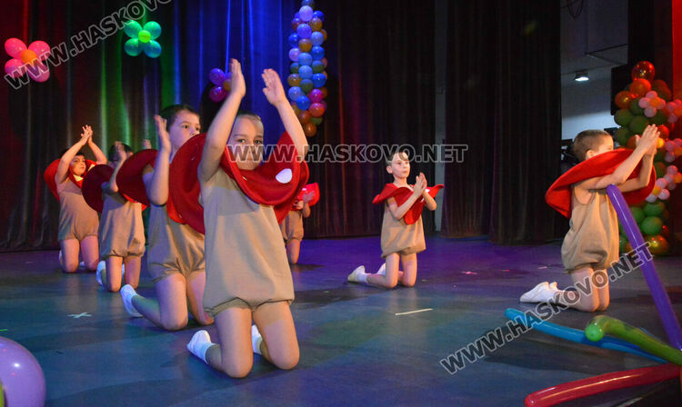 Духов оркестър Хасково и деца от “Звънче” със съвместен концерт