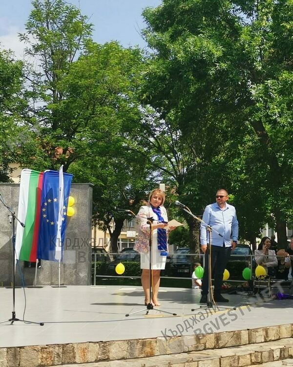 Ротари Клуб Момчилград  връчи награди за изявени ученици в четири общини