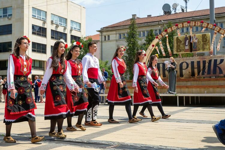 Перник тържествено отпразнува 24 май – Ден на Светите братя Кирил и Методий, на българската азбука, просвета и култура и на славянската книжовност