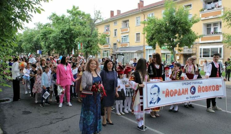 Тържеството на СУ „Йордан Йовков“ в Деня на българското слово