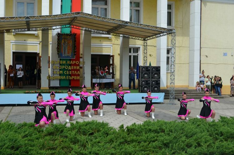 Първомайските ученици отбелязаха тържествено 24 май