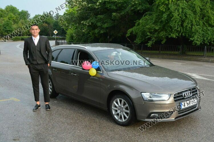 Абитуриентите на Спортното училище сложиха край на сезона на баловете