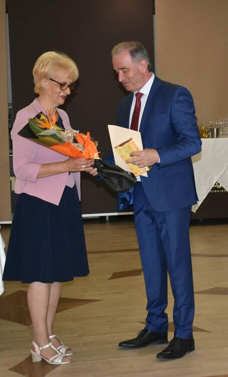 Наградиха най-изявените учители в община Асеновград 