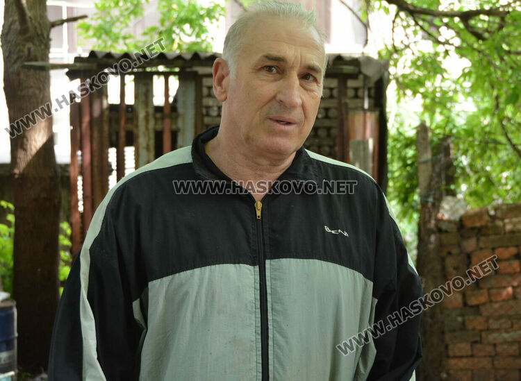 Два акта за хасковлия, отглеждал кучета и гълъби в и около блок